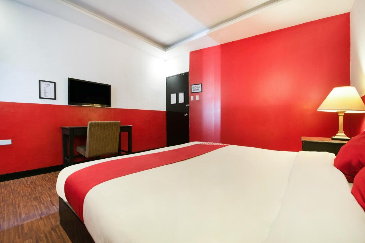 Oyo 432 Diamondwood Hotel آنغلوس المظهر الخارجي الصورة